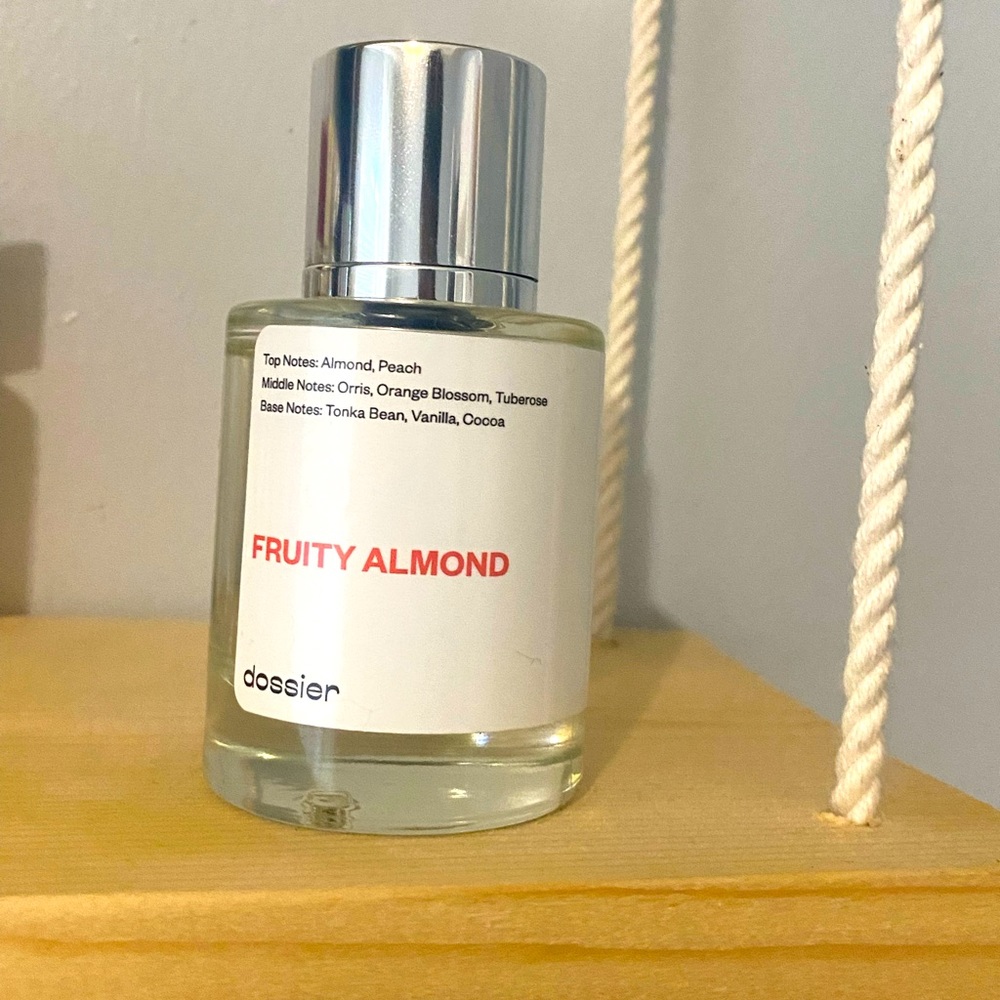Dossier Fruity Almond 1.7 oz